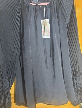 Johnny Was NWT LARGE Black Pleated Sleeve Dress Top